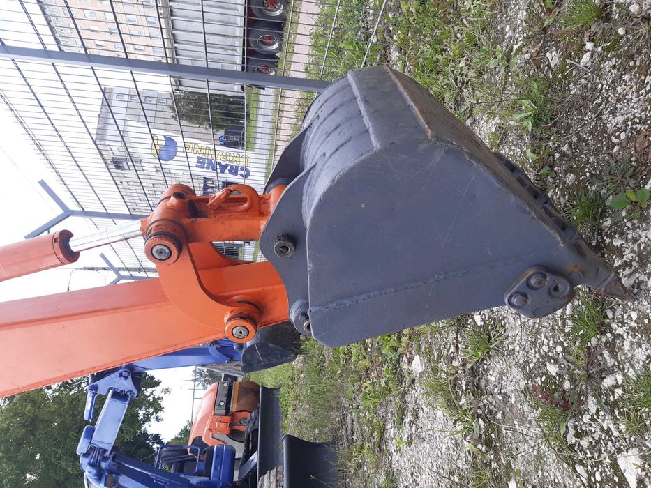 Екскаватор гусеничний HITACHI ZX30UR