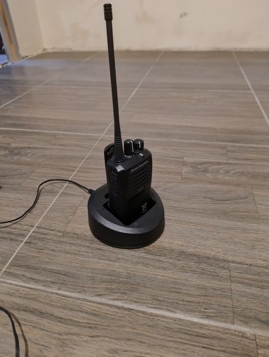 Рация Motorola vx-261
