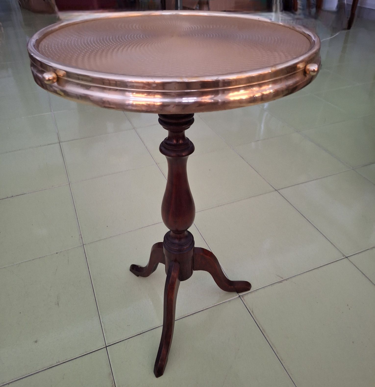 Mesa de centro pé-de-galo