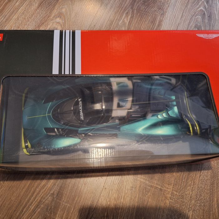 RASTAR RC 1:14 Aston Martin Valkyrie AMR PRO zdalnie sterowane auto