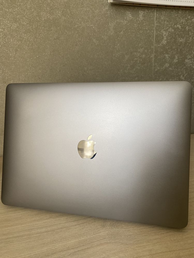 Ноутбук Apple MacBook Air 13" M1 8/256GB 2020 Space Gray
