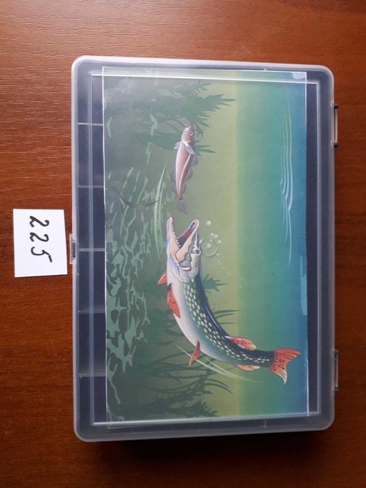 Все для рибалки, органайзер, наживка, леска, кормушки.