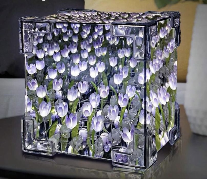 Нічник безкінечні тюльпани в кубі