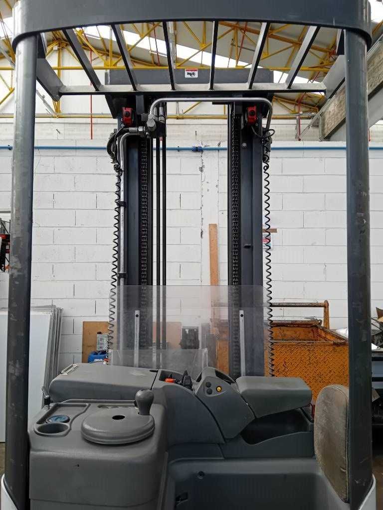 Stacker UniCarriers AJN 160 Triplex 5.7m
