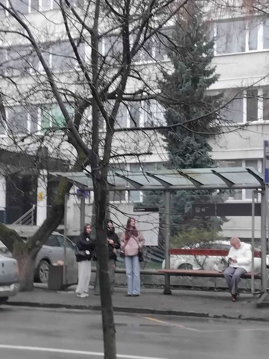 Оренда в центрі 2-х  квартири з студією-кухнею