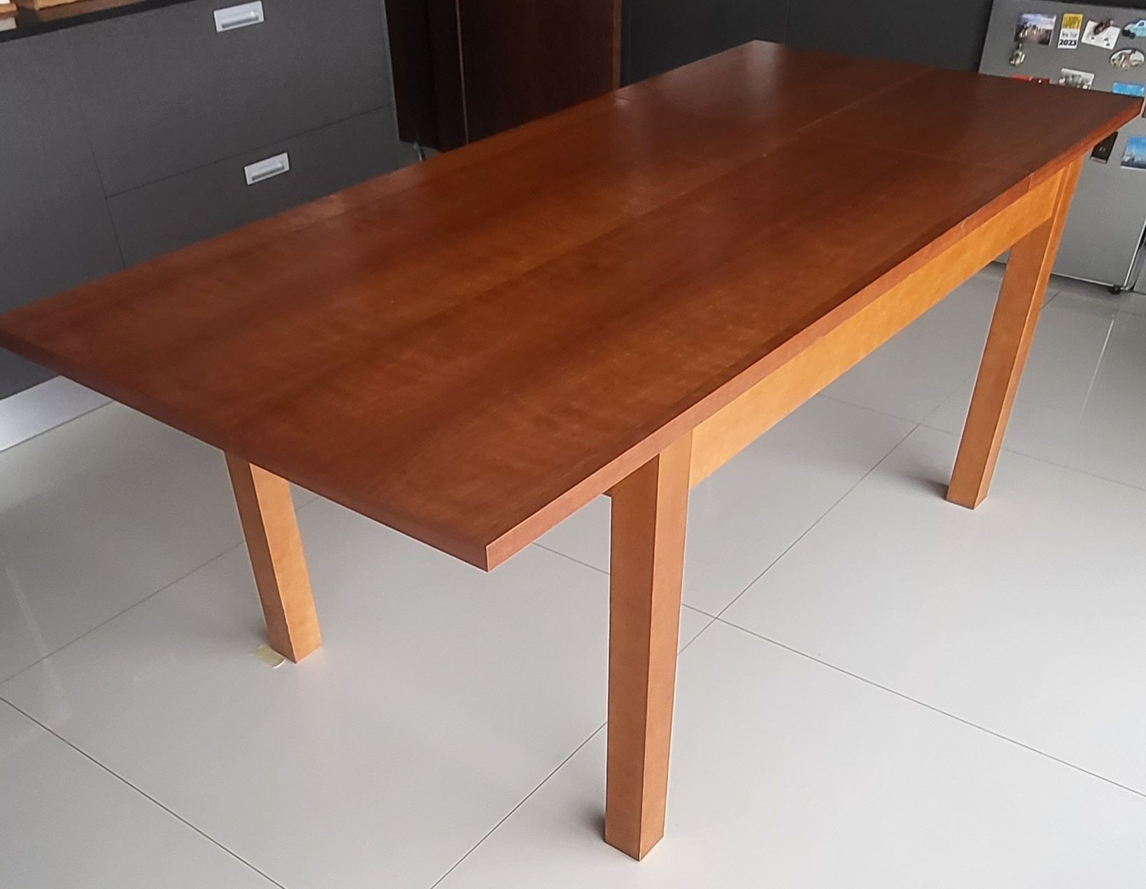 4 cad+Mesa de jantar em madeira extensível