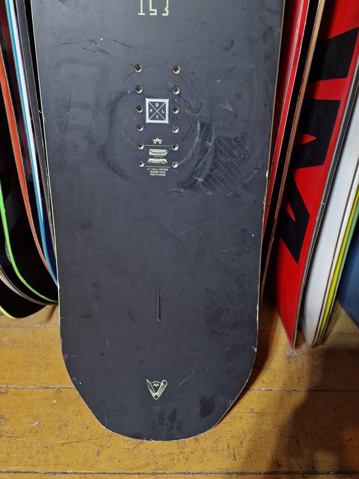 Deska snowboardowa Rome artifact rocker 153 cm snowboard
