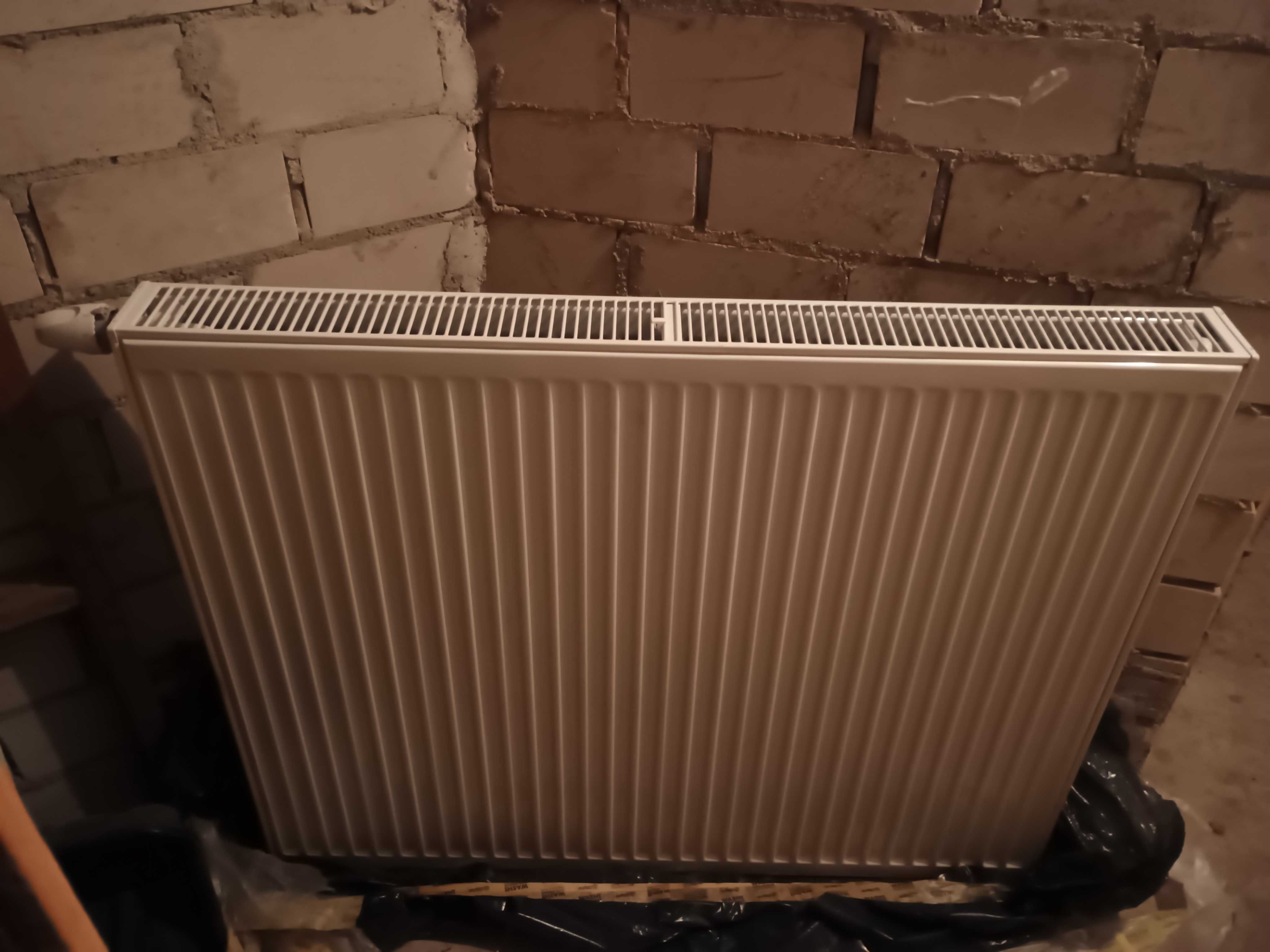 2 kaloryfery: łazienkowy 50x120 i Purmo 90x110 nowe, nieużywane