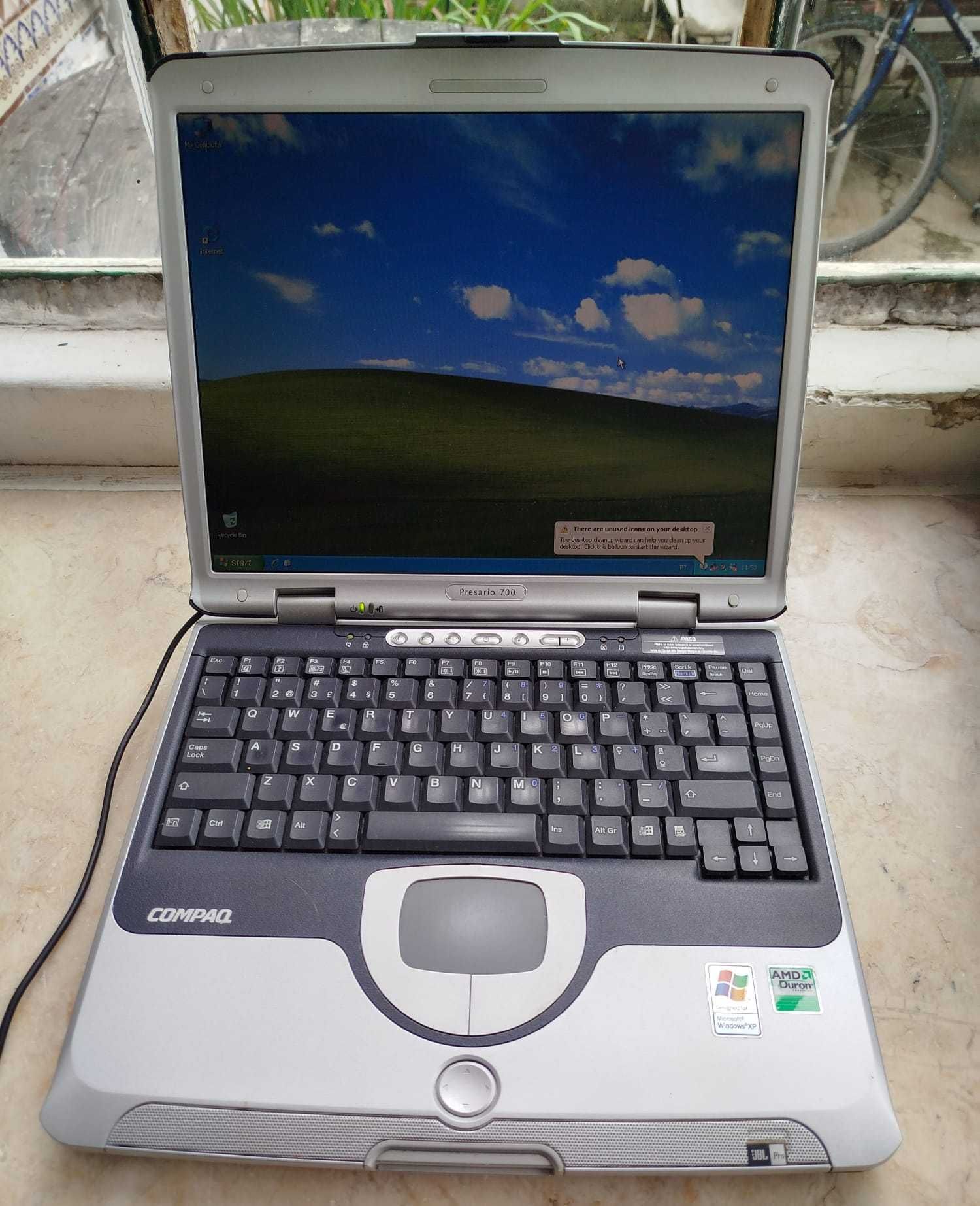 Computador desktop Compac Pressario 700