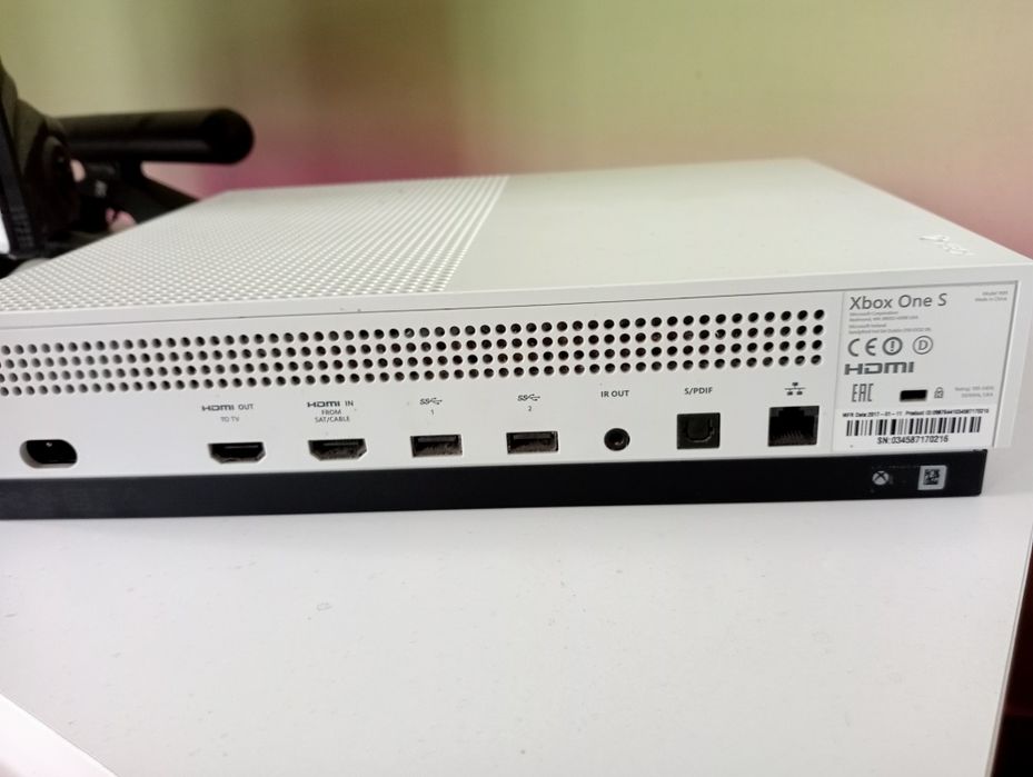 Xbox one s 512gb + gry