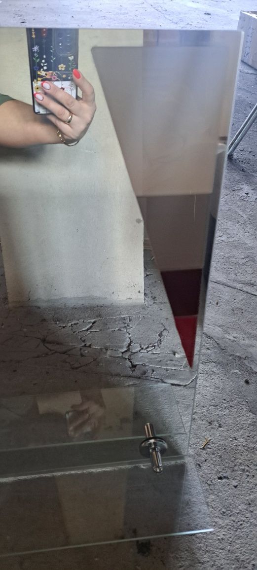 Lustro łazienkowe z pułką