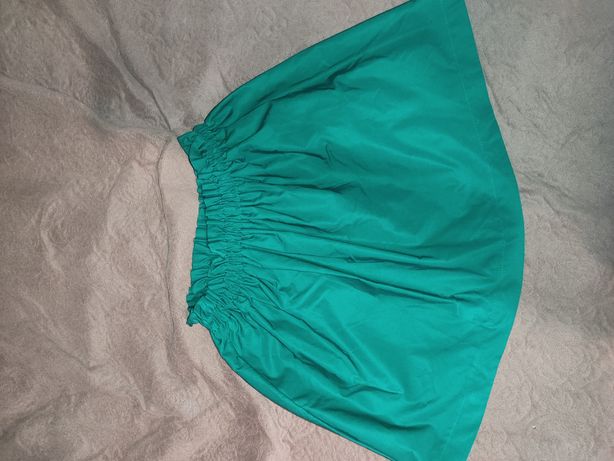 Зелена гарна юбка