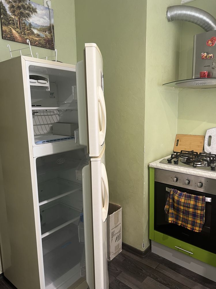 Продам 2х кім кв з лоджією Раковка
