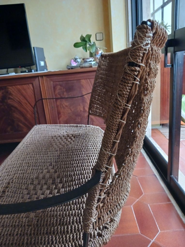 Banco em ferro e corda