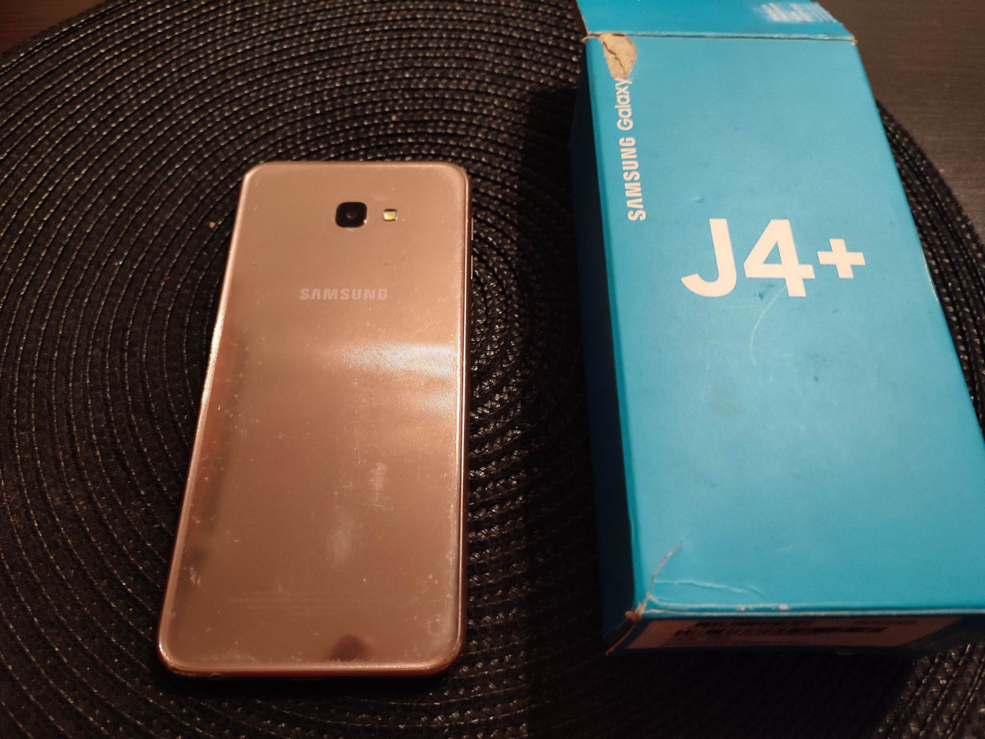 Samsung Galaxy j4+ duo
