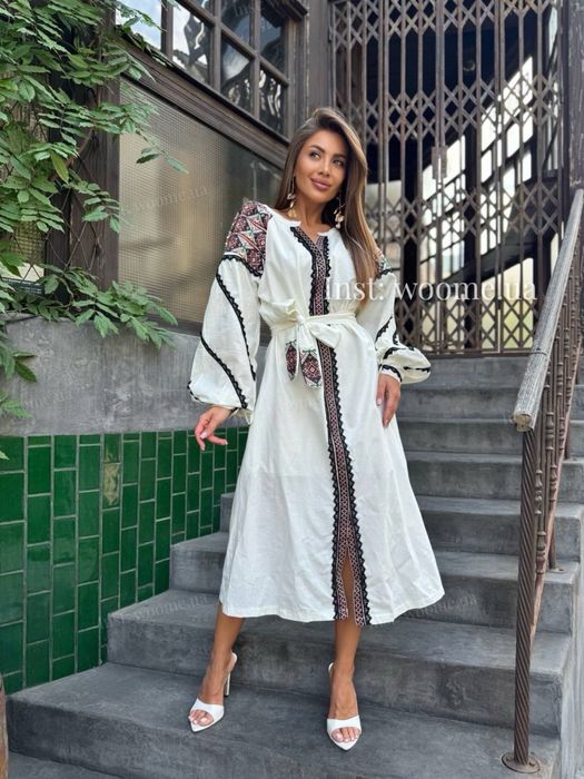 Жіноча сукня-вишиванка, святкова сукня з вишивкою,вышитое платье