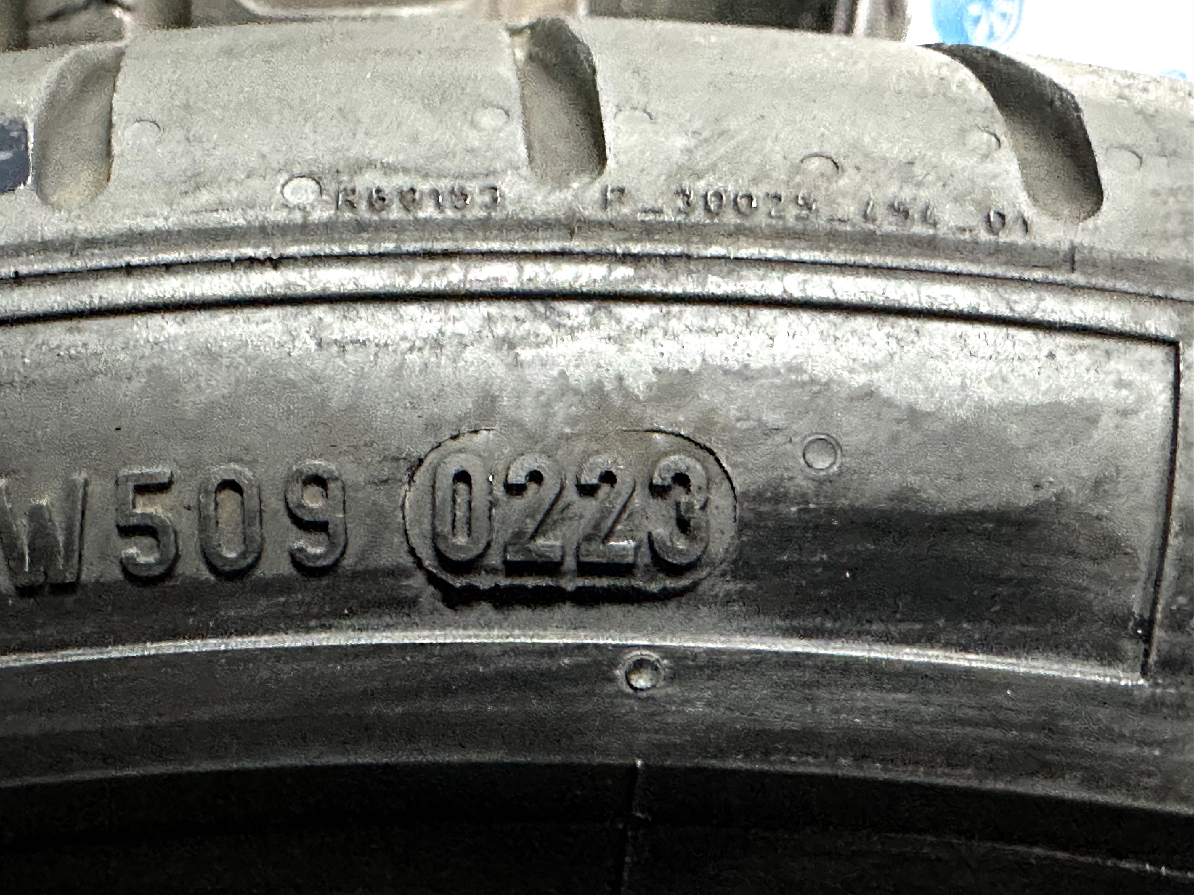 Літні шини 225 40 R19 93Y Pirelli P zero.  2023р