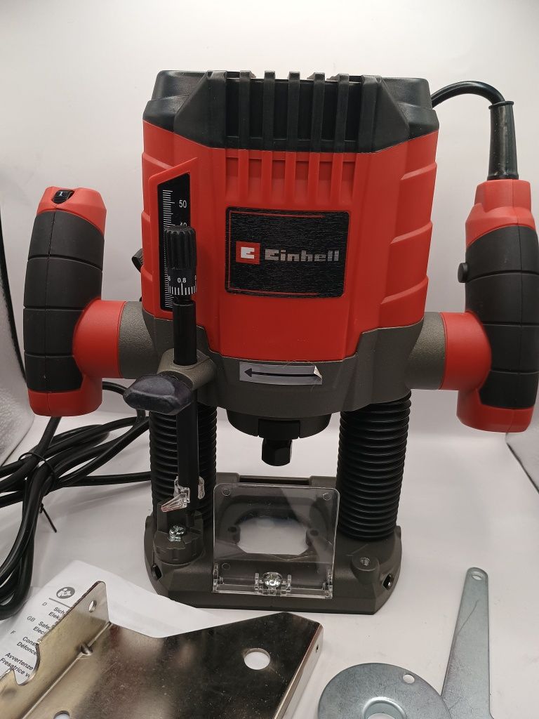 Frezarka Einhell TC-RO 1155 E gornowrzecionowa
