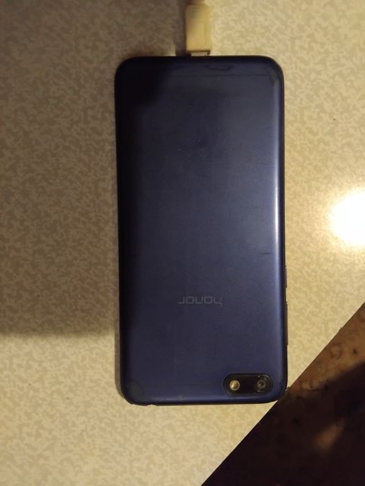 Продам телифон хонор.