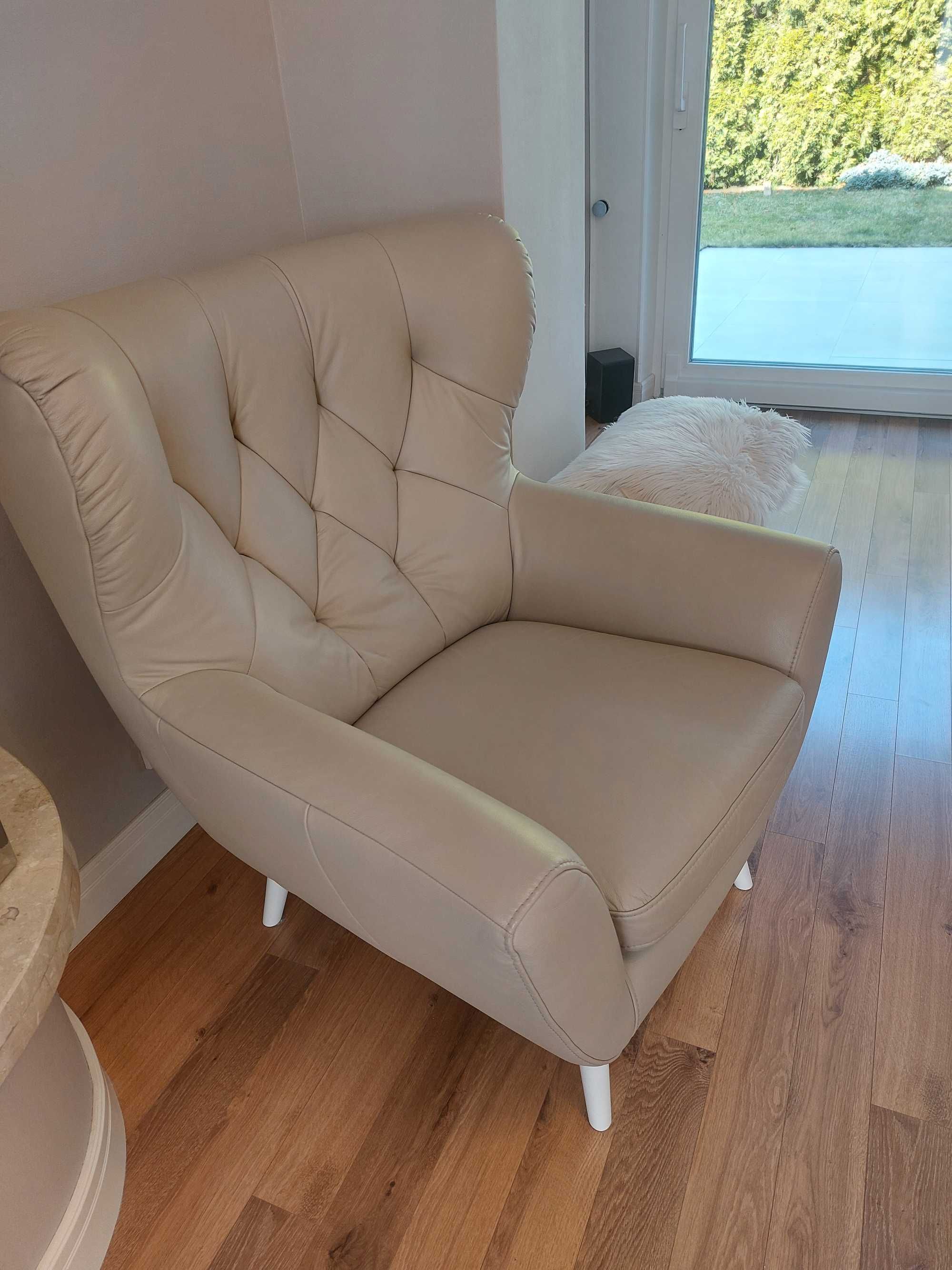 Okazja skórzana sofa oraz dwa  fotele firmy Gala  seria elegancka.