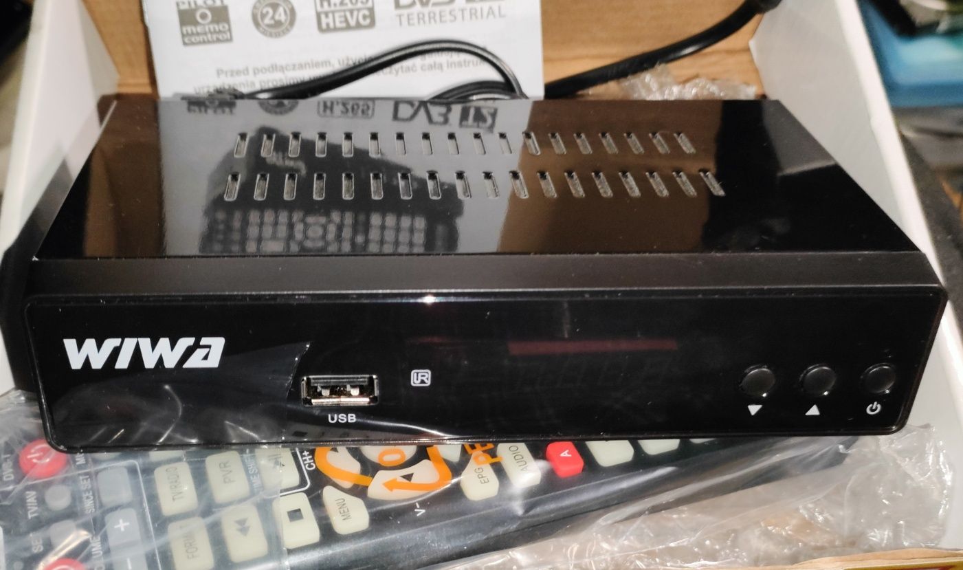 Tuner Wiwa DVB-T H.265 NEW Maxx + adapter WiFi