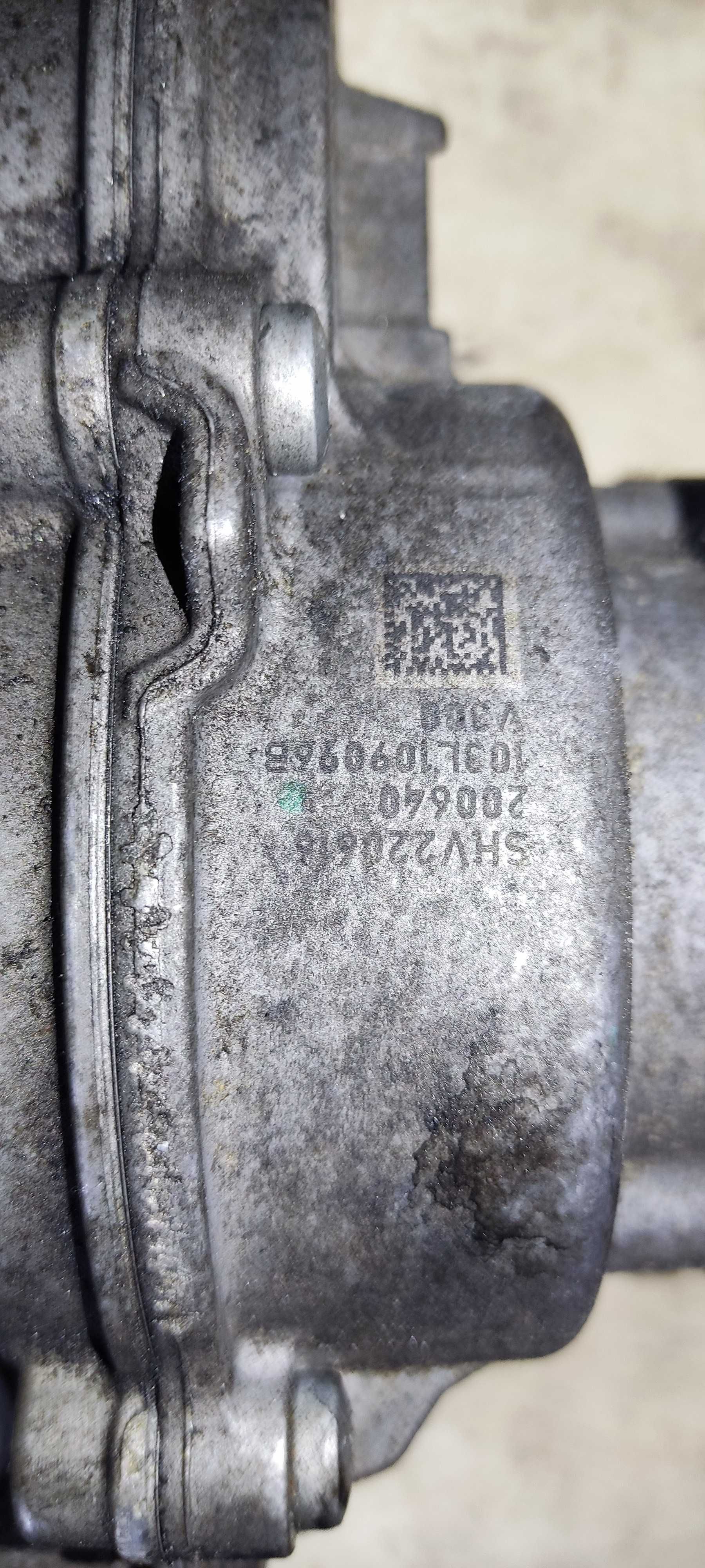 Wałki rozrządu vw audi 2.0TDI 04L103292H 04L103308F