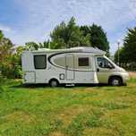 Autocaravana com cama central e basculante - Burstner 720 ixeo