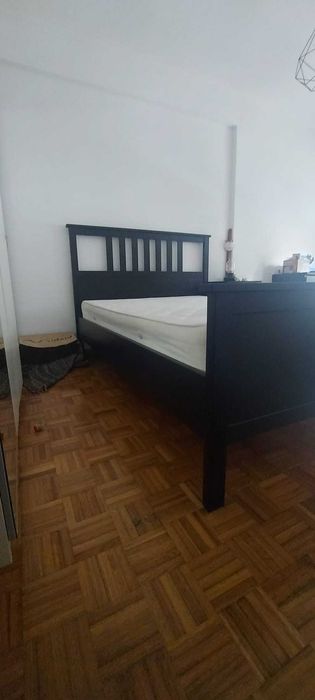 Cama de madeira, em boas condições(colchão não incluído)