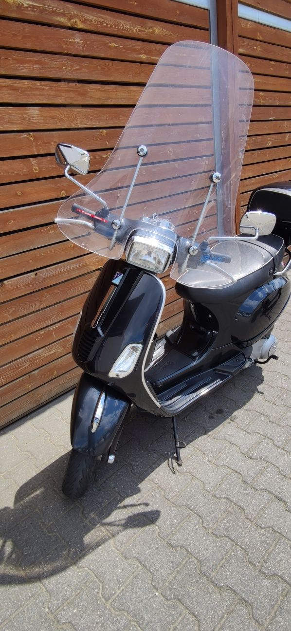 Piaggo Vespa S150ie rok 2011 rok