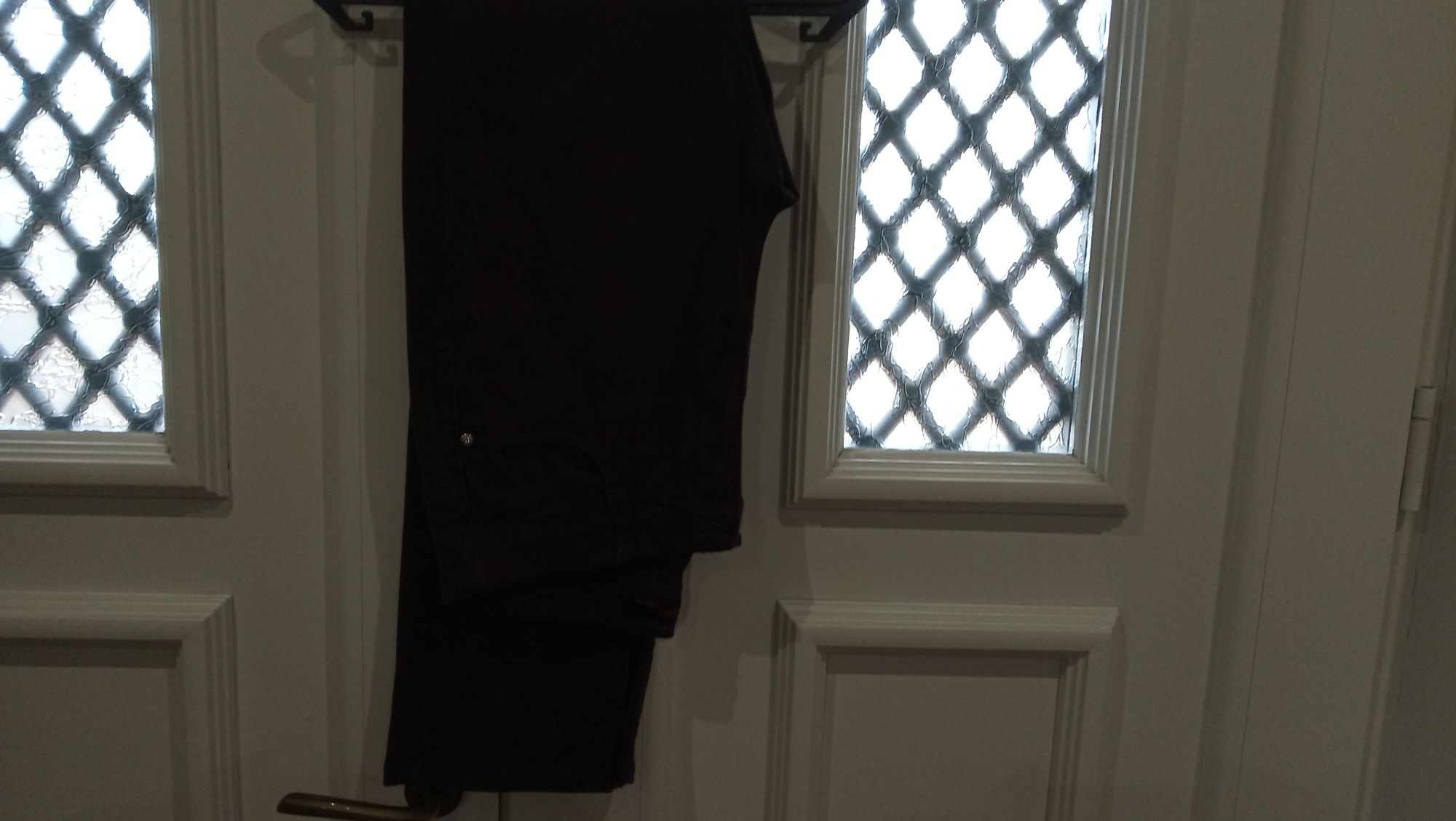 Camisa + Calças = 4€