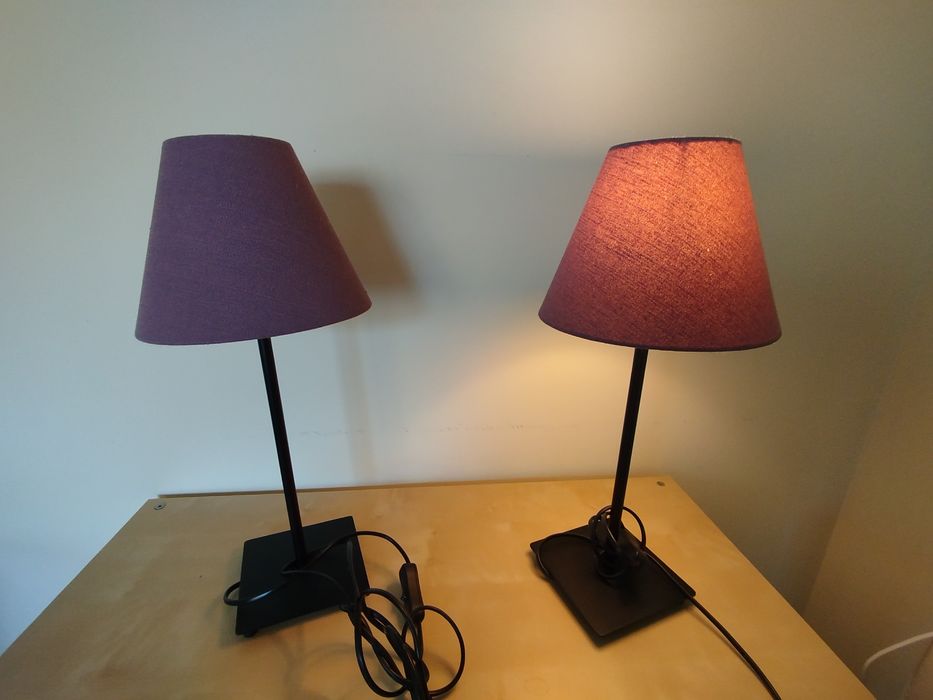 Dois candeeiros de mesa