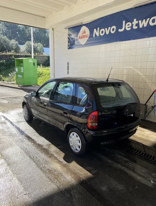 Vendo Opel Corsa B em bom estado de conservação,com pouco uso
