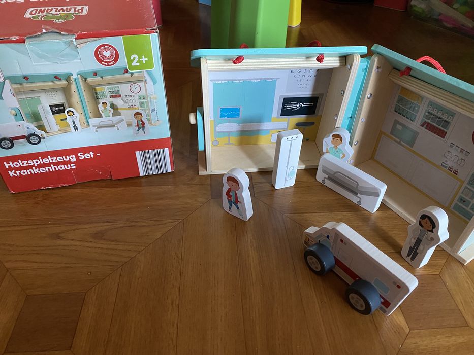 Viga toys дерев’яна швидка допомога домик