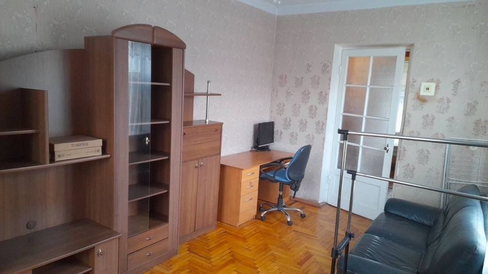 Недорога двохкімнатна на Фестивальній