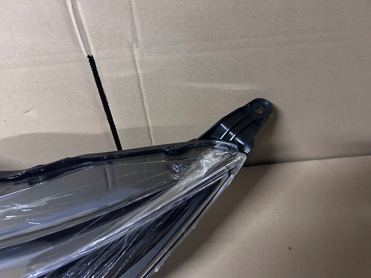 TOYOTA AYGO OD 14- REFLEKTOR LED LEWY DEPO