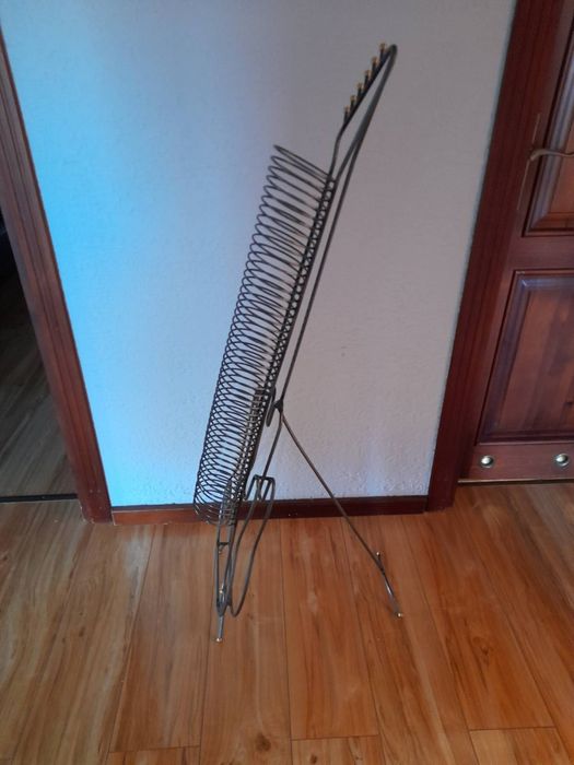 Stojak na płyty CD i DVD - gitara