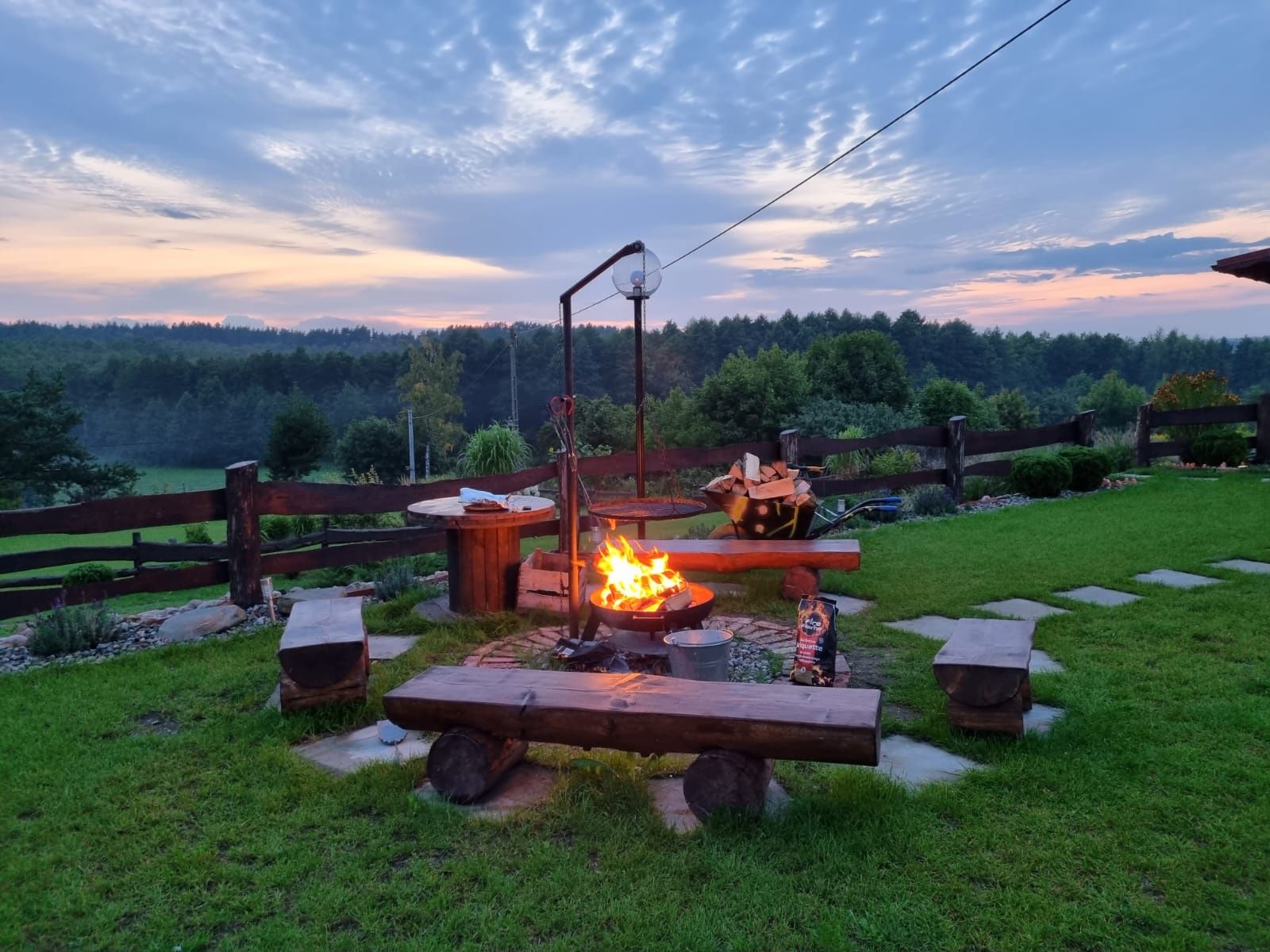 Domki Między Łąkami  Gorąca Balia Jacuzzi. Mazury Giżycko Pieczarki.