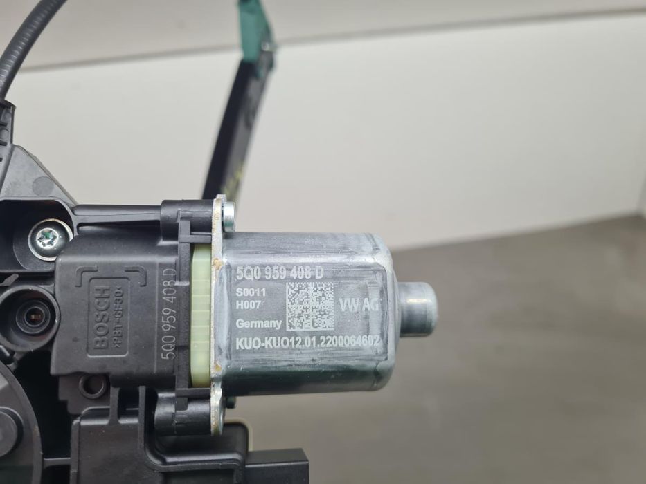 Elevador vidros trás direito AUDI A3 Sportback (8YA)