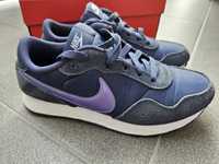 Nike MD Valiant r 38,5 24,5cm granatowe stan super