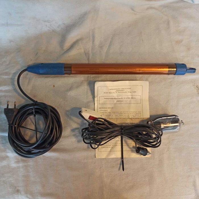 Dwie stare lampy warsztatowe, przenośne z czasów PRL. Promocyjna cena.