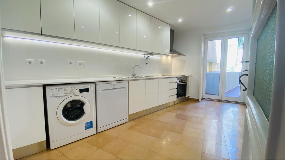 T2 Remodelado com Pátio | Muita Luz | Lapa – Entrada Imediata