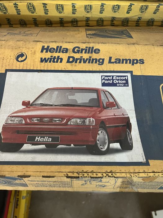 Grelha Hella ford Escort / Orion