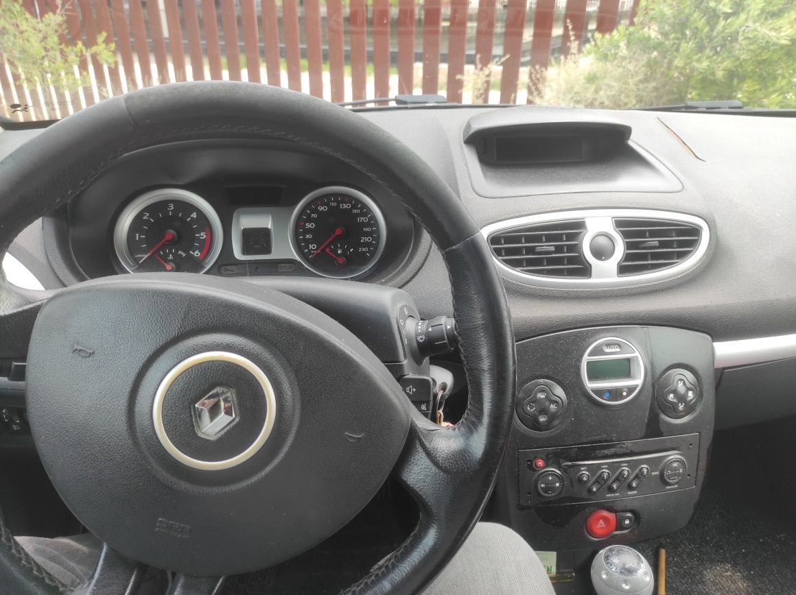 Renault Clio 1.4 85cv