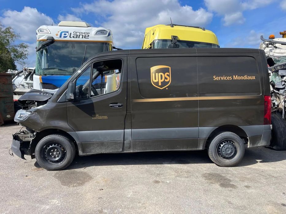Mercedes-Benz SPRINTER 215 CDI