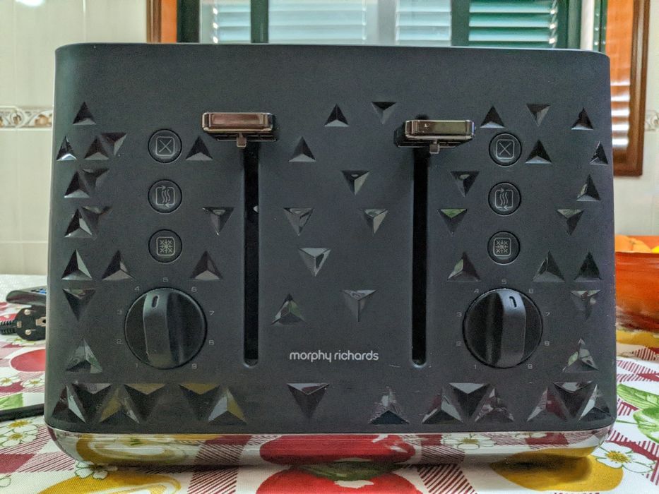 Torradeira Morphy Richards 4 fatias