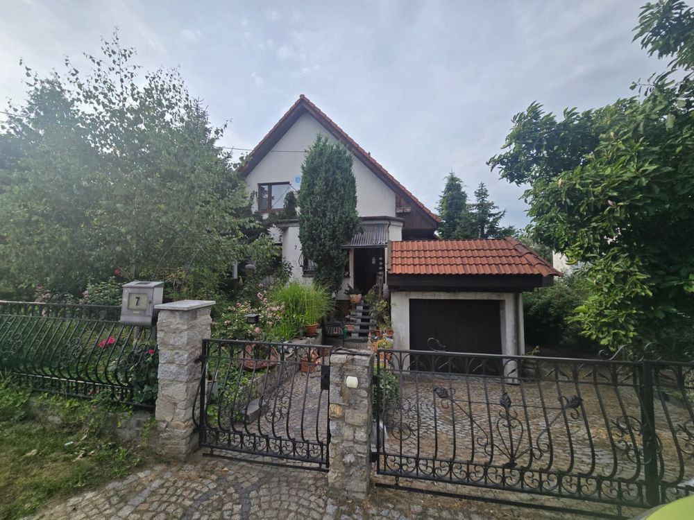 Sprzedam dom jednorodzinny wolnostojący z potencjałem w Strzelinie