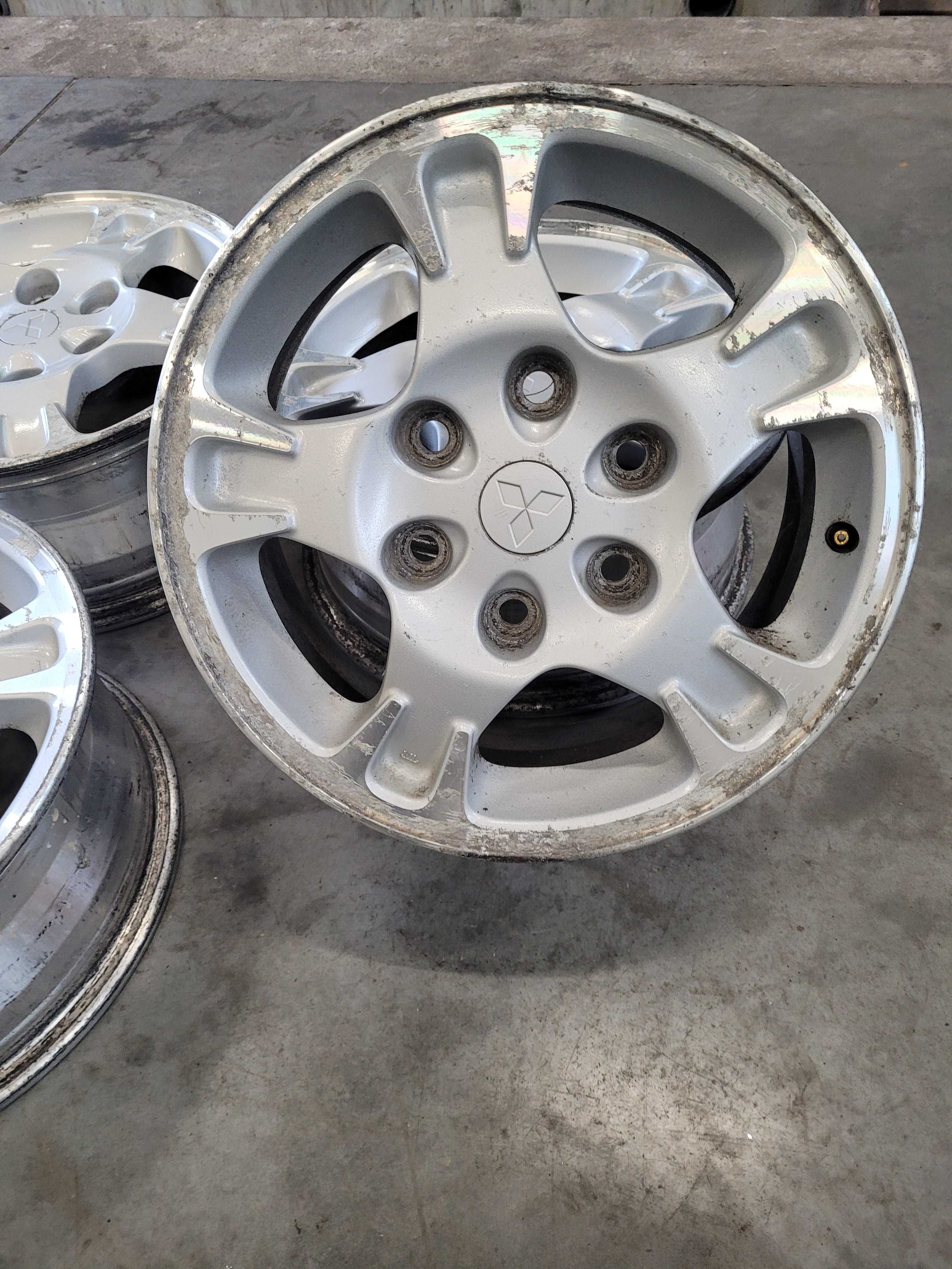 Felgi aluminiowe Mistubishi pajero r 16