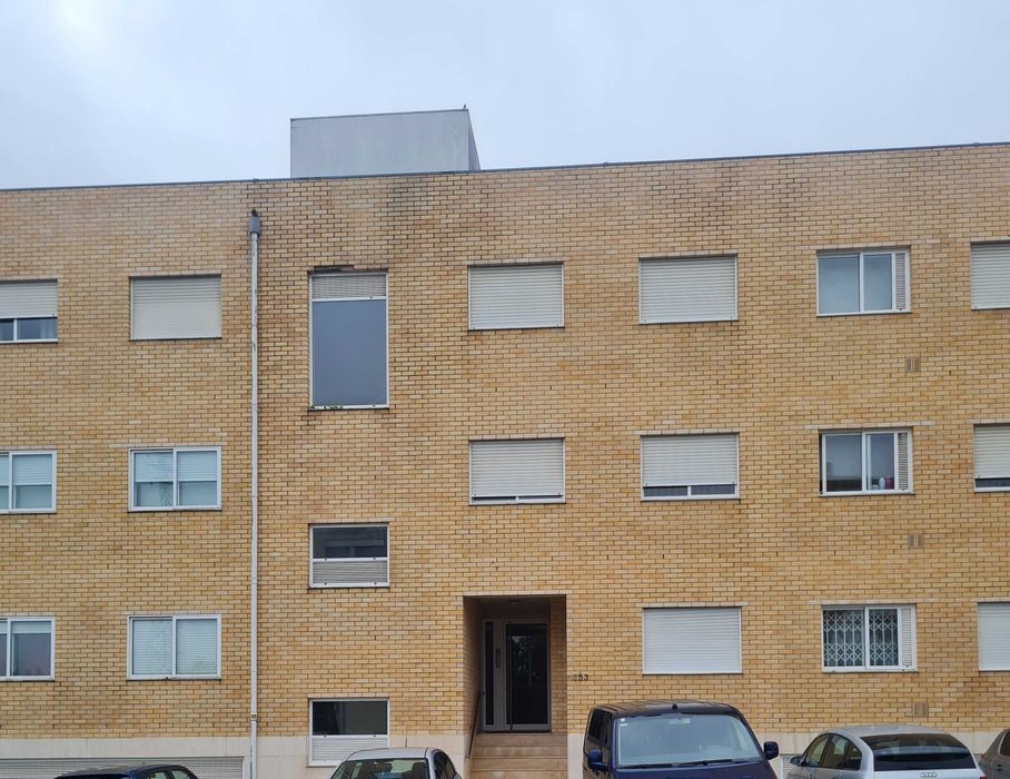 T2 para Arrendamento em Leça do Balio — 1.000 €/mês — Com Garagem