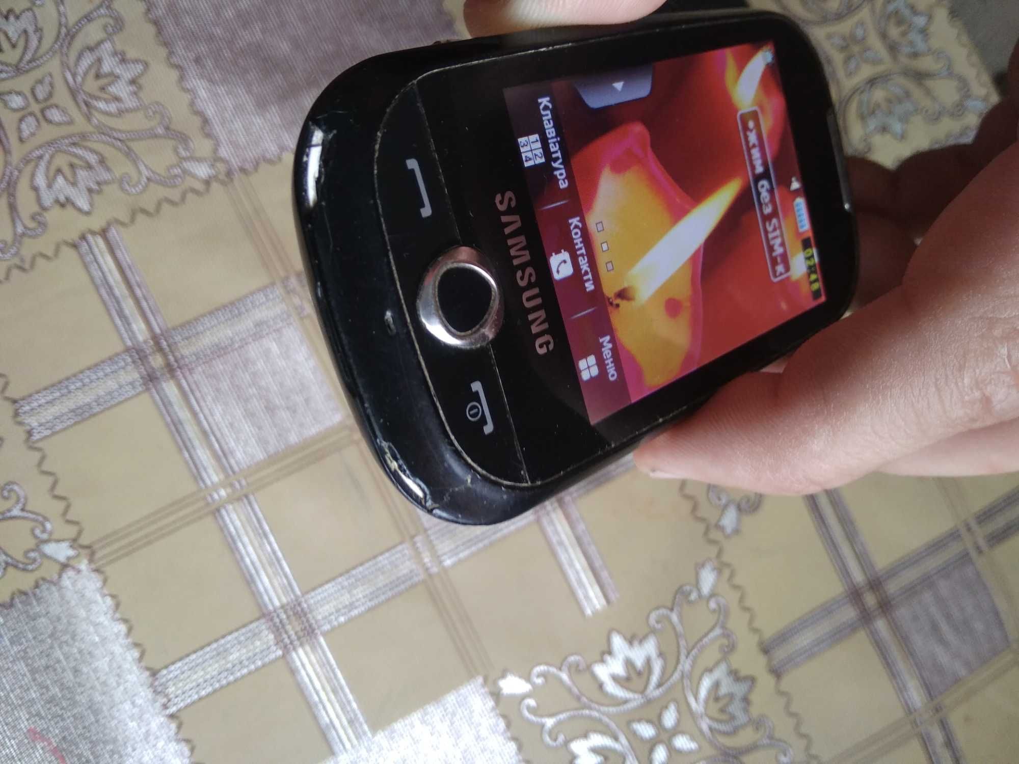 Сенсорний телефон Samsung