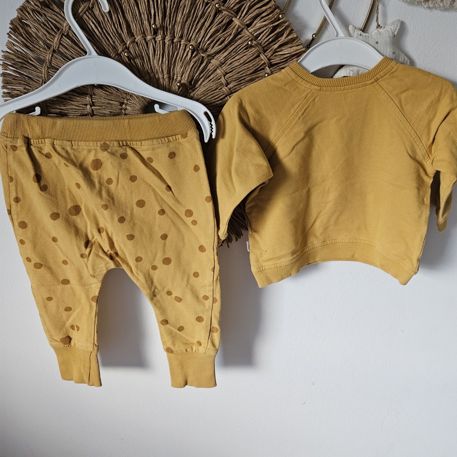 Komplecik dresowy na wiosnę 74 cm Spodnie I bluza